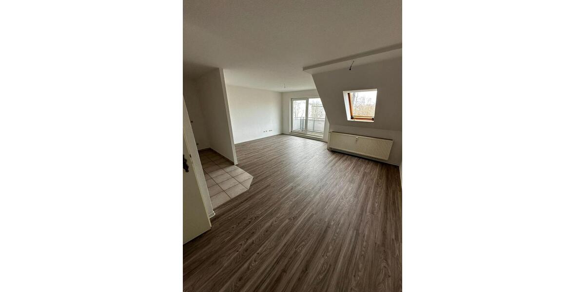 Dachgeschoßwohnung Merseburg - 2 Zimmer, 54 m&sup2;, 395&euro; | Angebot:23531731