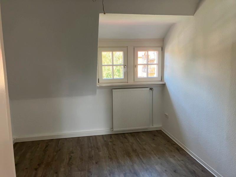 Individuelle 3-Zimmer-Dachgeschosswohnung in guter Wohnlage zimmer