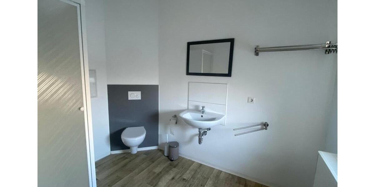 Erdgeschoßwohnung Gotha - 3 Zimmer, 100 m&sup2;, 300&euro; | Angebot:24393346