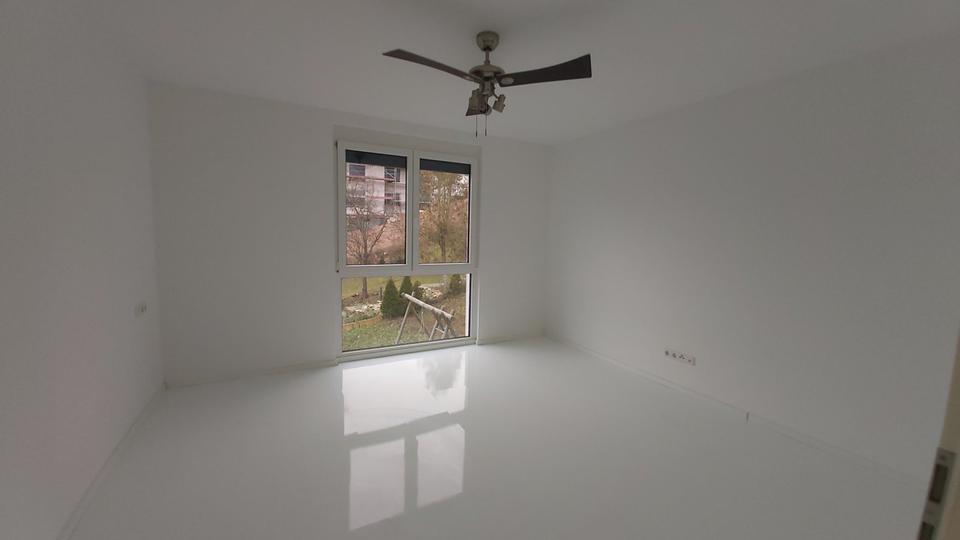 Etagenwohnung Esslingen am Neckar Brühl - 4 Zimmer, 107 m&sup2;, 1.850&euro; | Angebot:25105261