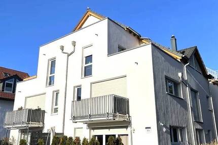 Moderne 2 ZW mit Balkon und TG-Stellplatz in ruhiger Lage von Hattersheim.