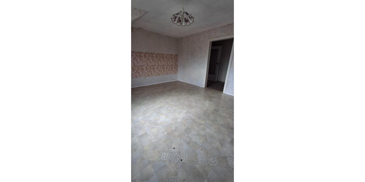 Dachgeschoßwohnung Roßleben-Wiehe Wiehe - 3 Zimmer, 125 m&sup2;, 400&euro; | Angebot:23283919