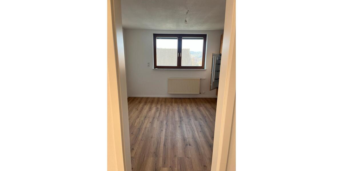 Dachgeschoßwohnung Hosenfeld - 4 Zimmer, 110 m&sup2;, 1.050&euro; | Angebot:24640837