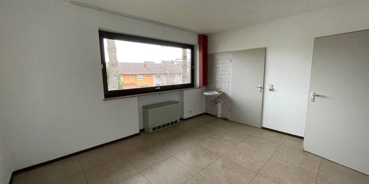 Gewerbeobjekt Achern - 6 Zimmer, 1.600&euro; | Angebot:25778874