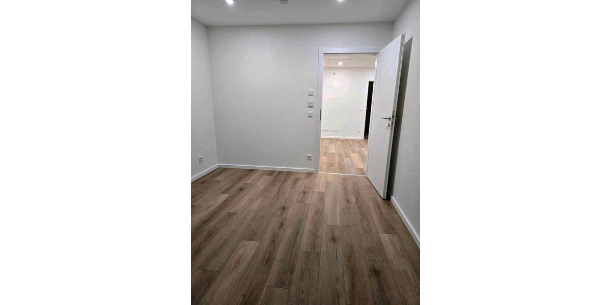 Dachgeschoßwohnung Kraichtal - 4 Zimmer, 110 m&sup2;, 1.200&euro; | Angebot:25993657