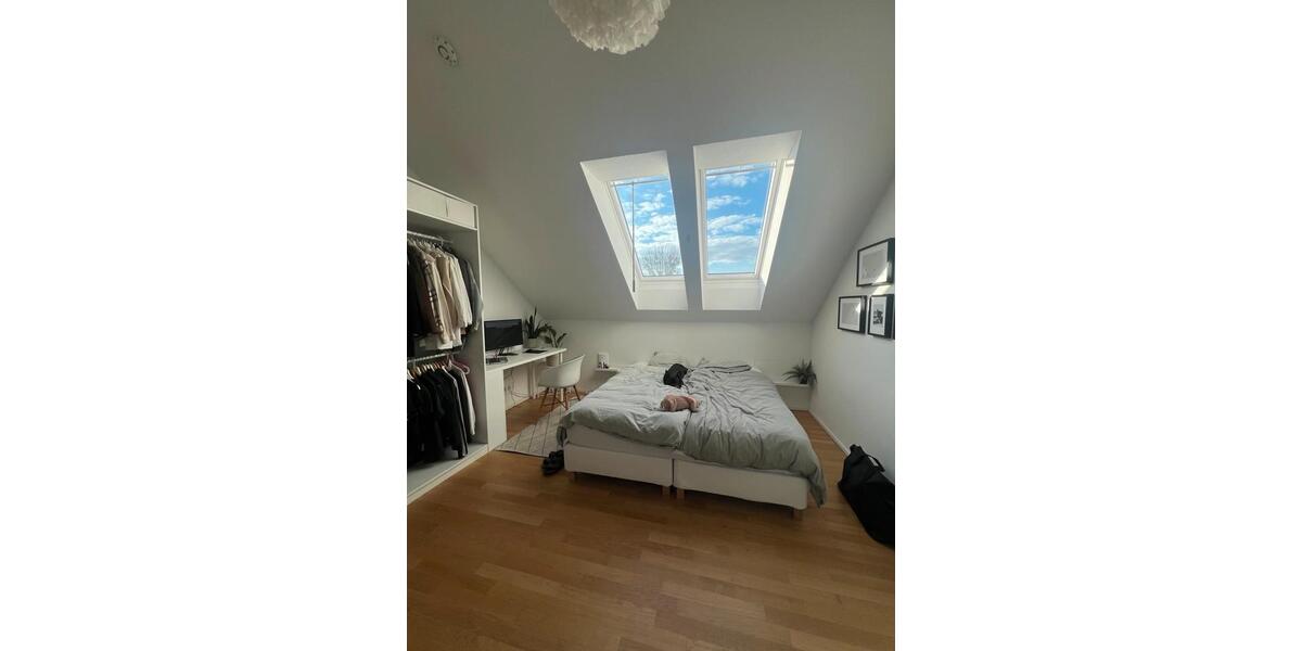 Dachgeschoßwohnung Hannover Vahrenwald-List - 2 Zimmer, 80 m&sup2;, 1.090&euro; | Angebot:26038979