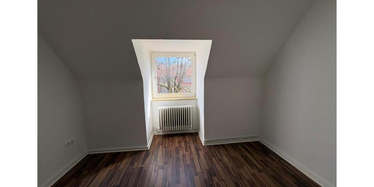 Dachgeschoßwohnung Wilhelmshaven - 3 Zimmer, 51 m&sup2;, 372&euro; | Angebot:26151698