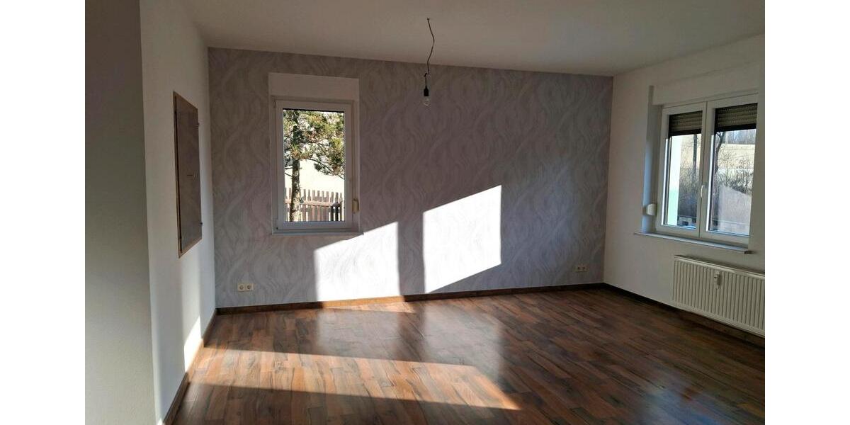 Erdgeschoßwohnung Werdau - 4 Zimmer, 101 m&sup2;, 856&euro; | Angebot:24631795