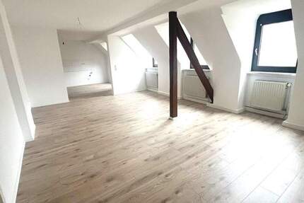 Wohnen zwischen St. Johanner Markt und Nauwieserviertel – 2ZKB-DG-Wohnung 2 zimmer