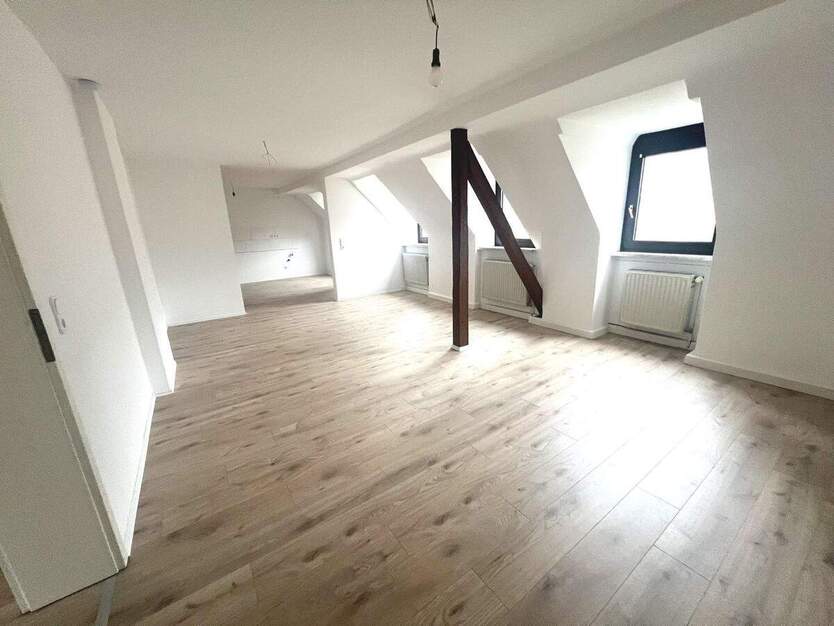 Wohnen zwischen St. Johanner Markt und Nauwieserviertel – 2ZKB-DG-Wohnung 2 zimmer