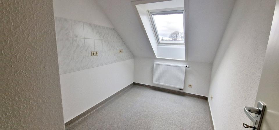 Dachgeschoßwohnung Sangerhausen - 4 Zimmer, 130 m&sup2;, 690&euro; | Angebot:26348035