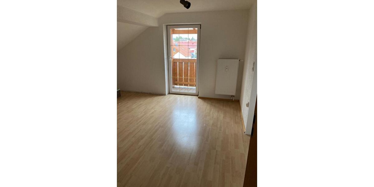 Dachgeschoßwohnung Peiting - 3 Zimmer, 45 m&sup2;, 690&euro; | Angebot:25213191