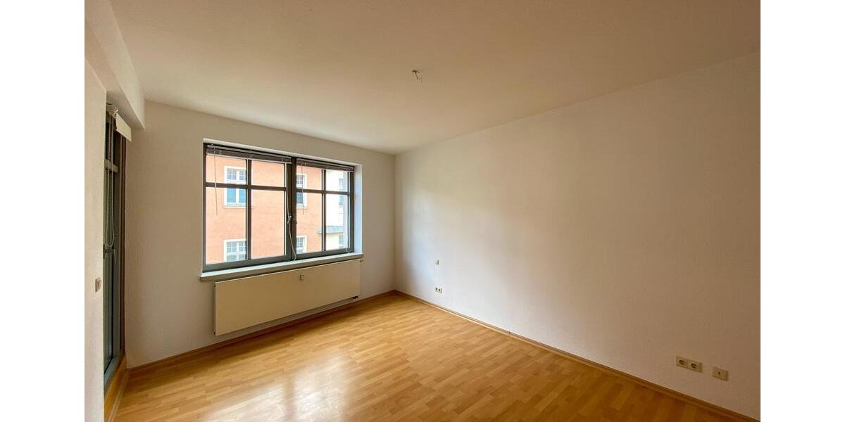Etagenwohnung Naumburg (Saale) - 4 Zimmer, 110 m&sup2;, 800&euro; | Angebot:26476537