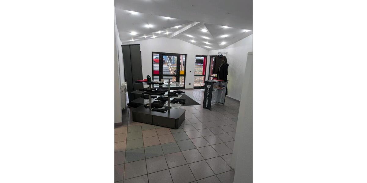 Gewerbeobjekt Hallstadt - 2.200&euro; | Angebot:25884374