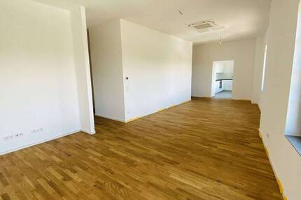 Elegante & teilklimatisierte 4 ZKD-Wohnung mit moderner Einbauküche, nähe MMT Campus & UMM