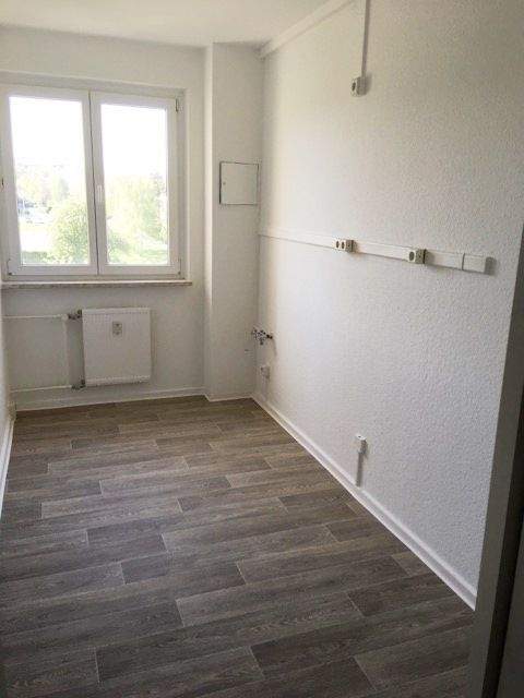 Schöne 2-Raumwohnung mit Aufzug und Balkon mit Blick ins Grüne. 2 zimmer