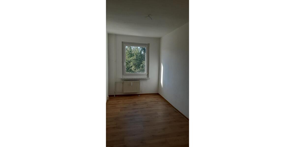 Preisgünstige 4-Raum-Wohnung ohne Kaution 4 zimmer