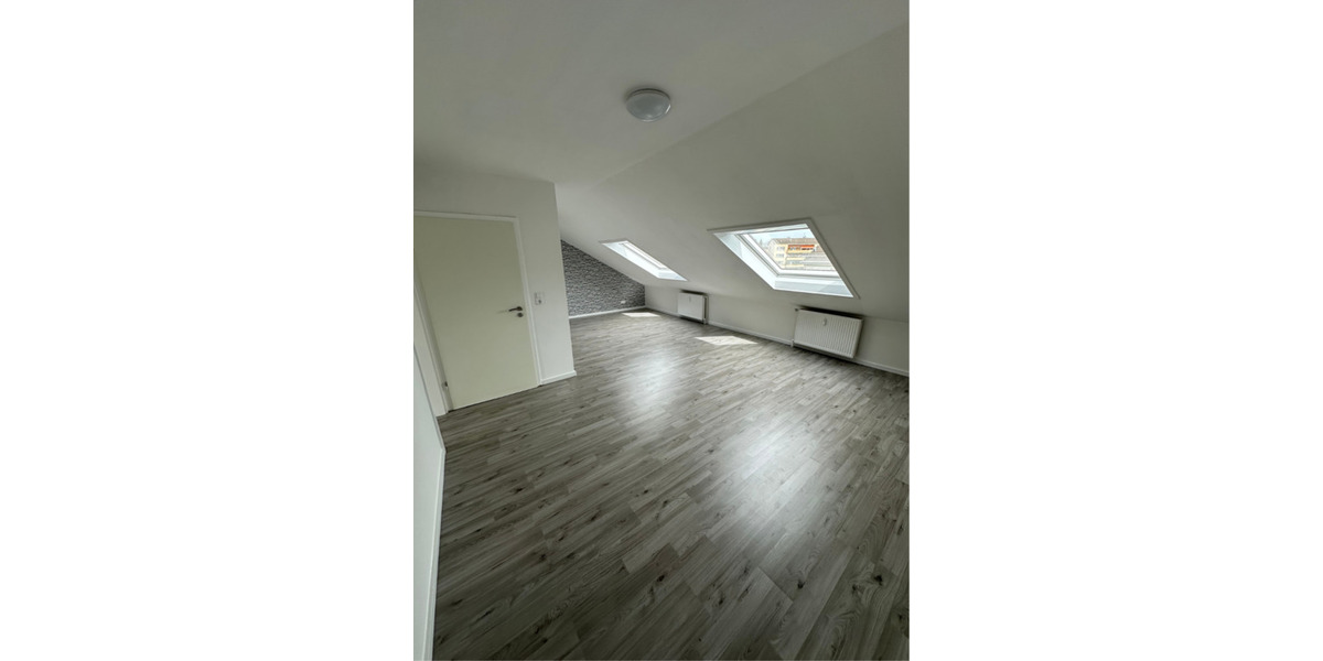 Dachgeschoßwohnung Rülzheim - 2 Zimmer, 53 m&sup2;, 900&euro; | Angebot:25870800