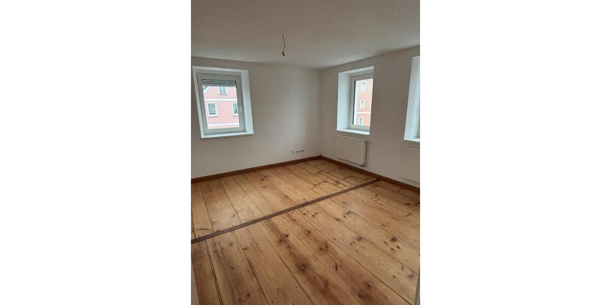 Erdgeschoßwohnung Burghaslach - 3 Zimmer, 100 m&sup2;, 12&euro; | Angebot:24465473