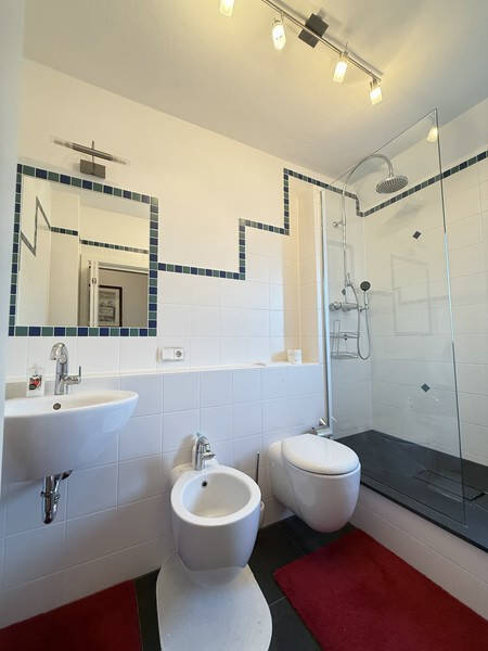 WOW! Helle 3-Zimmer-Wohnung mit Flair und Option auf Balkon Lauf rechts
