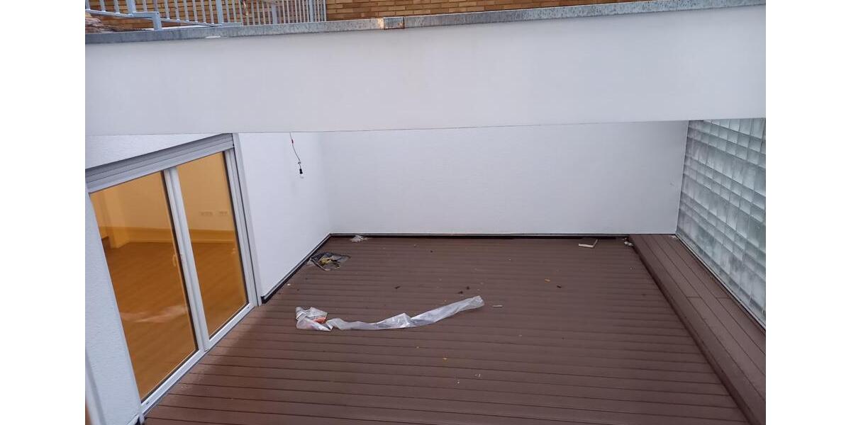 Ruhige, frisch renovierte Wohnung 3ZKBB große Terrasse 1 zimmer