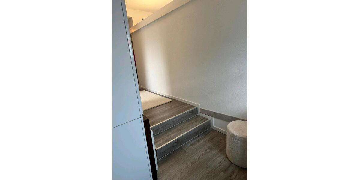 Dachwohnung komplett NEU 2.5 zimmer