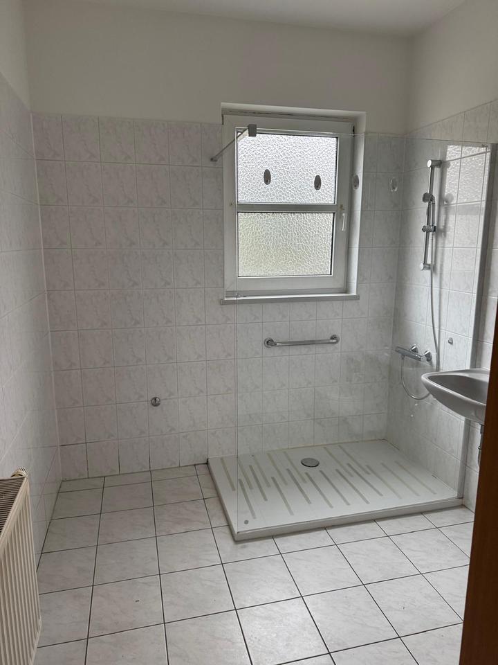 Erdgeschoss - 2 Zimmer - frisch renoviert