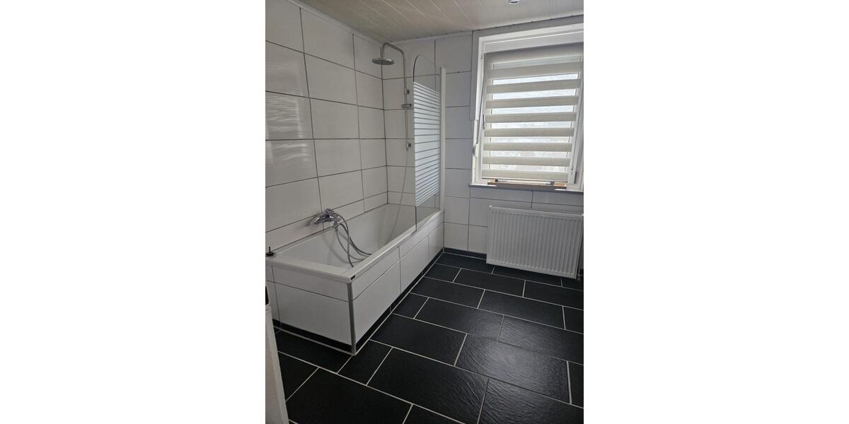 Einfamilienhaus Bad Hersfeld - 4 Zimmer, 105 m&sup2;, 900&euro; | Angebot:24954784