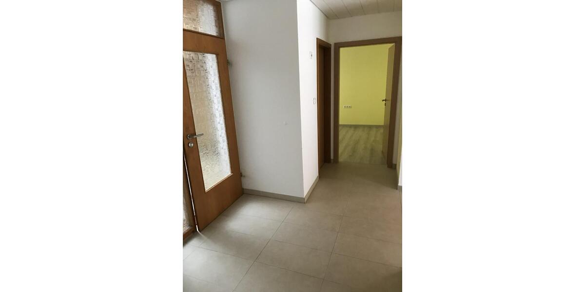 Erdgeschoßwohnung Gruibingen - 2.5 Zimmer, 87 m&sup2;, 690&euro; | Angebot:25746046