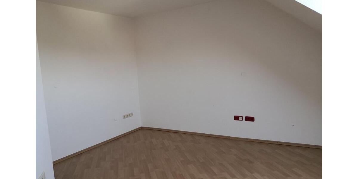 Dachgeschoßwohnung Burgthann - 4.5 Zimmer, 103 m&sup2;, 980&euro; | Angebot:25174904