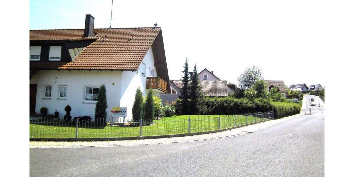 Etagenwohnung Poppenricht - 4 Zimmer, 100 m&sup2;, 950&euro; | Angebot:23950600