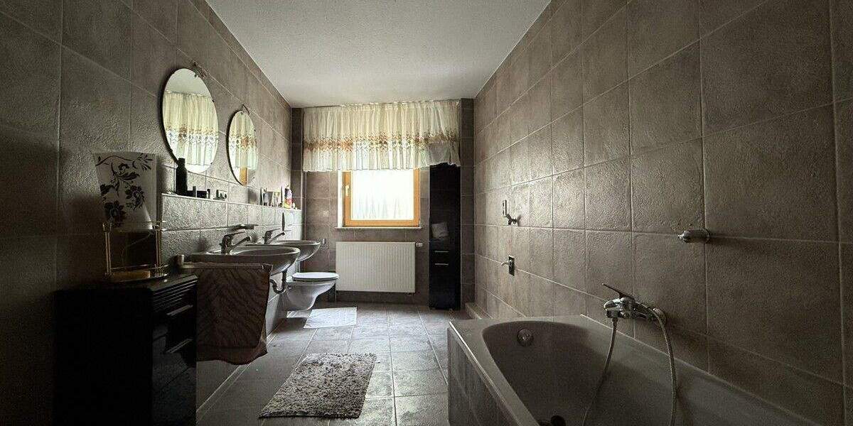 Etagenwohnung Crailsheim Innenstadt - 3 Zimmer, 121 m&sup2;, 1.100&euro; | Angebot:25664387