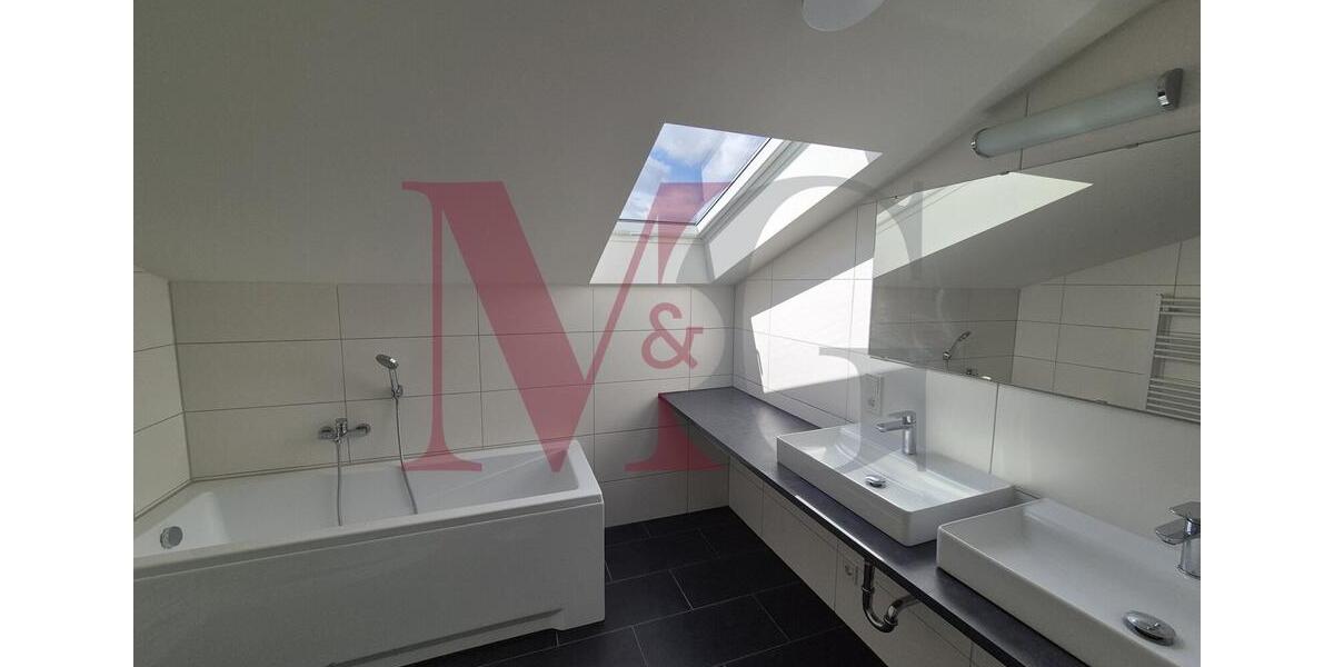 Dachgeschoßwohnung Wilhelmshaven - 3 Zimmer, 93 m&sup2;, 875&euro; | Angebot:26639306