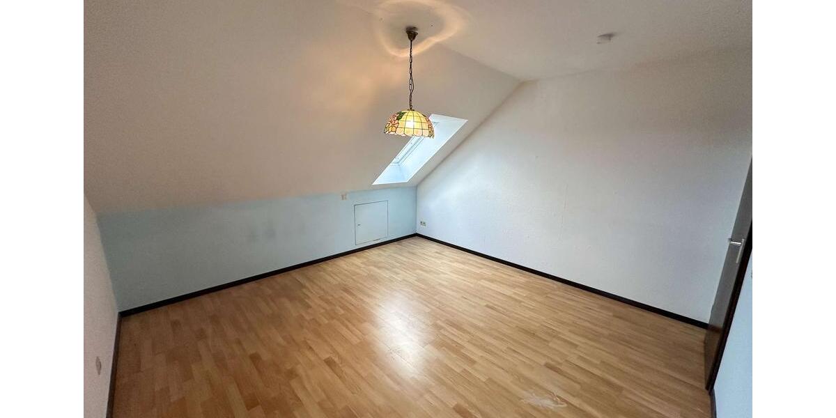 Dachgeschoßwohnung Lissendorf - 2 Zimmer, 48 m&sup2;, 340&euro; | Angebot:24700304