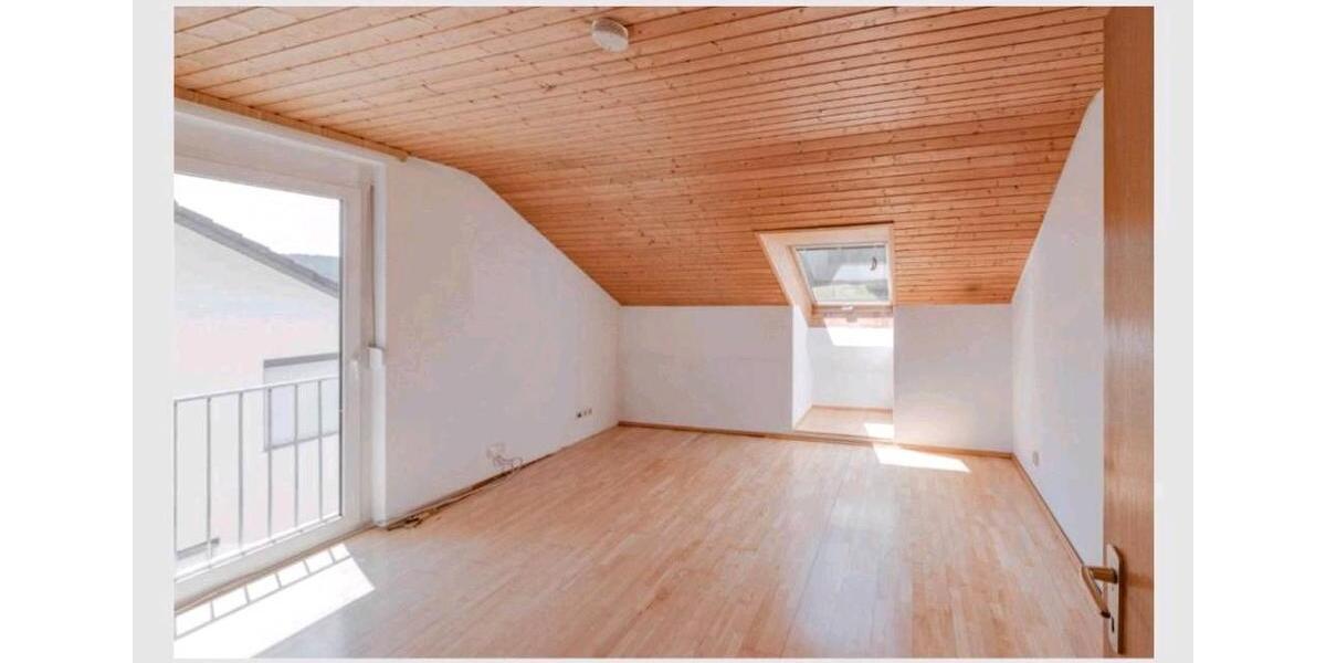 Dachgeschoßwohnung Sankt Georgen im Schwarzwald - 3 Zimmer, 67 m&sup2;, 650&euro; | Angebot:25931259