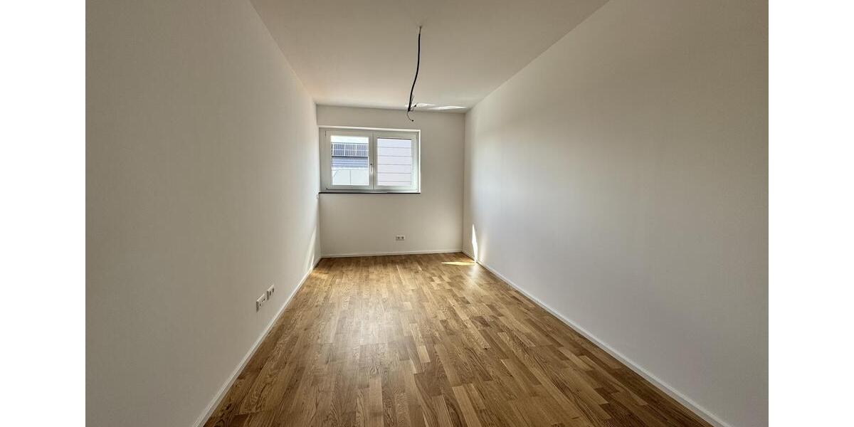 Erstbezug: Großzügige 3 Zimmer Dachgeschosswohnung mit EBK und TG-Stellplatz in Ulm-Lehr! 3 zimmer