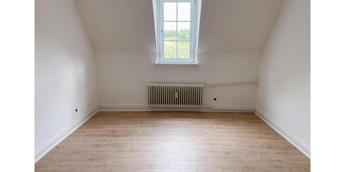 Dachgeschoßwohnung Morsbach - 4 Zimmer, 155 m&sup2;, 950&euro; | Angebot:23181341