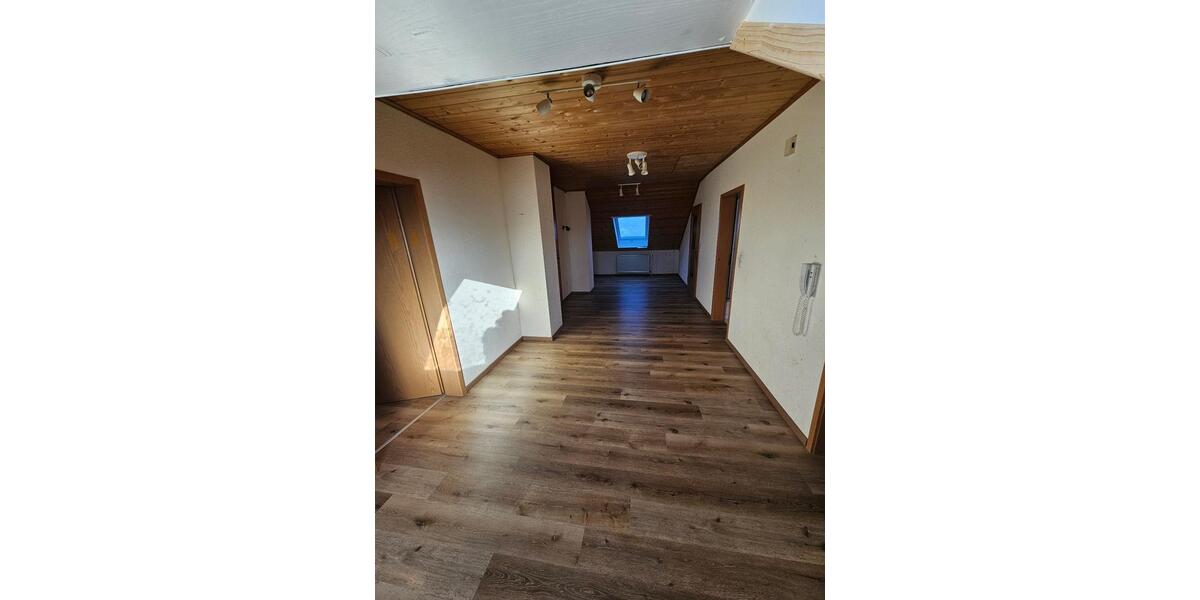 Dachgeschoßwohnung Kalbach - 5 Zimmer, 86 m&sup2;, 640&euro; | Angebot:24662798