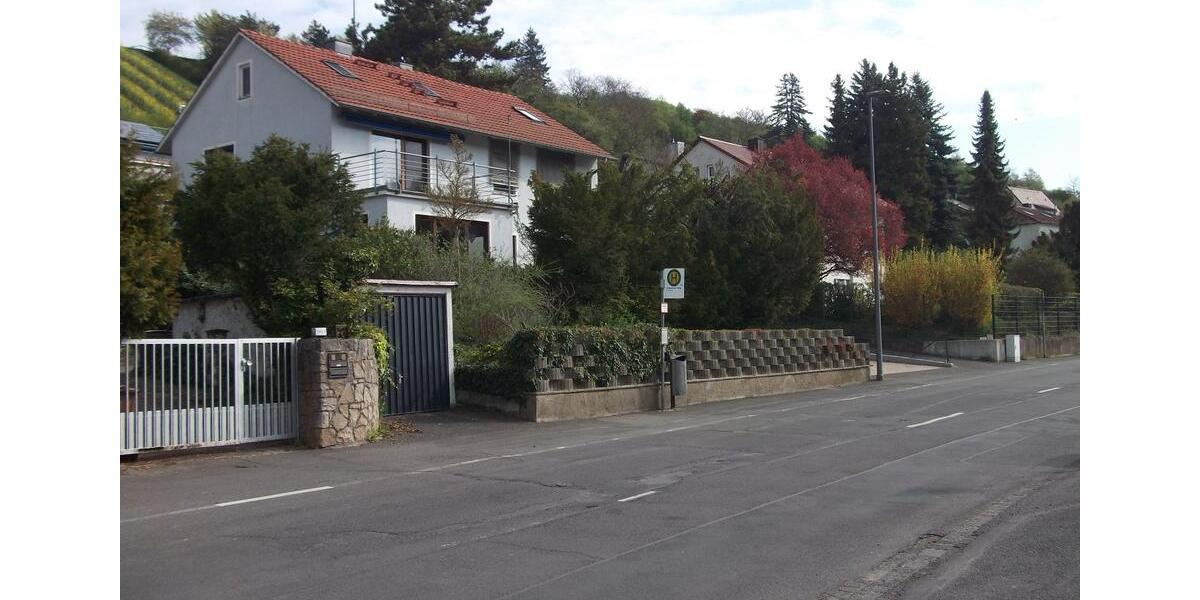 Hochparterre Würzburg Dürrbachau - 4 Zimmer, 100 m&sup2;, 960&euro; | Angebot:26480035
