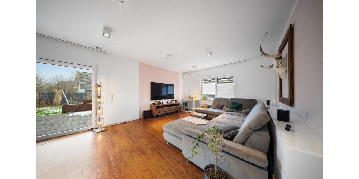 Einfamilienhaus Breiholz - 5 Zimmer, 168 m&sup2;, 2.100&euro; | Angebot:26574576