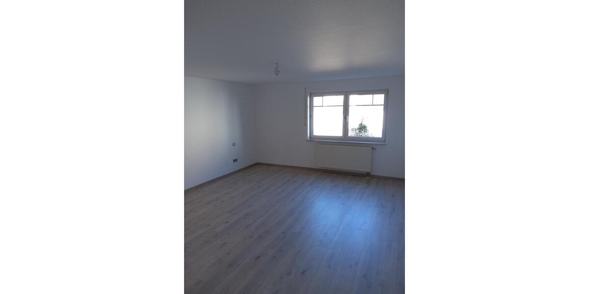 Erdgeschoßwohnung Künzell - 2 Zimmer, 90 m&sup2;, 850&euro; | Angebot:25646935