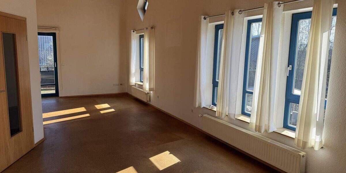 Etagenwohnung Nienburg - 2 Zimmer, 75 m&sup2;, 700&euro; | Angebot:25775747