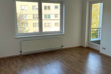 Wohnung zum Mieten in Berlin 807,30 € 73.88 m² 2 zimmer