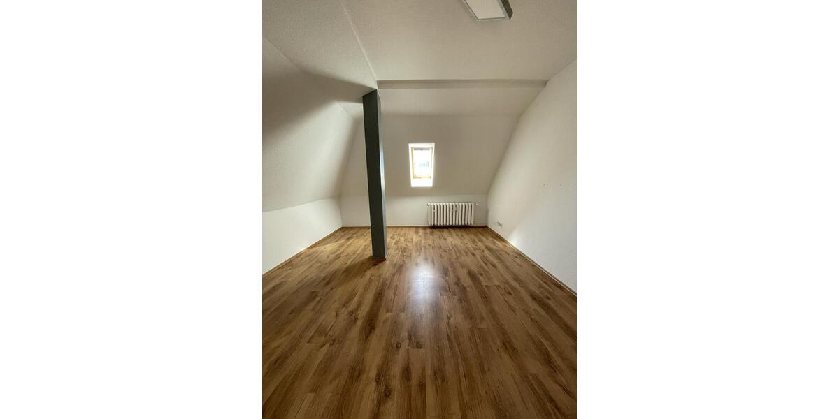 Dachgeschoßwohnung Zella-Mehlis Mehlis - 3.5 Zimmer, 110 m&sup2;, 925&euro; | Angebot:25751696
