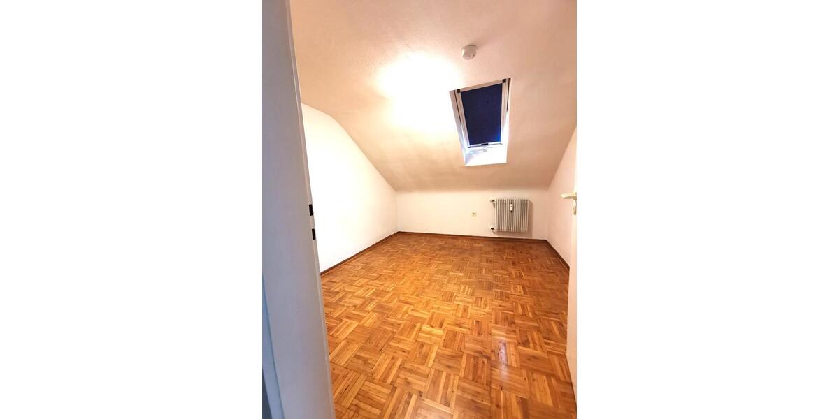 Dachgeschoßwohnung Bad Neustadt an der Saale - 3 Zimmer, 70 m&sup2;, 530&euro; | Angebot:26564982