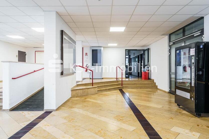 Funktionale Büroflächen in verkehrsgünstiger Lage von Bonn. zimmer