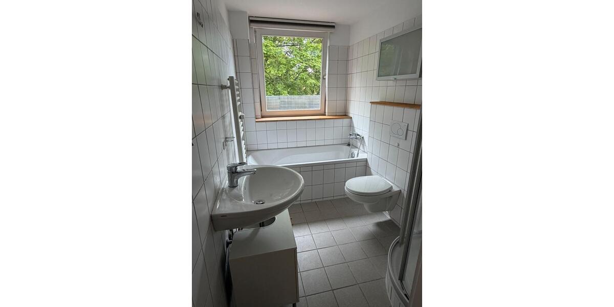 Dachgeschoßwohnung Kiel - 4 Zimmer, 127 m&sup2;, 1.490&euro; | Angebot:26625648