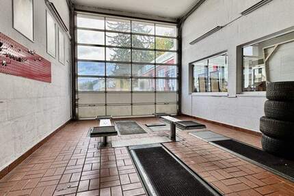 +++ Werkstatt mit Büro + Stellplätze +++ 4 zimmer