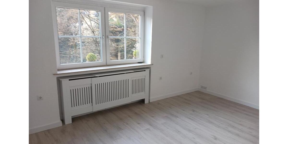 Etagenwohnung Rinteln - 4 Zimmer, 102 m&sup2;, 975&euro; | Angebot:25989536
