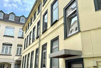 Wohnung Wiesbaden Mitte - 2 Zimmer, 69 m&sup2;, 759&euro; | Angebot:26797013